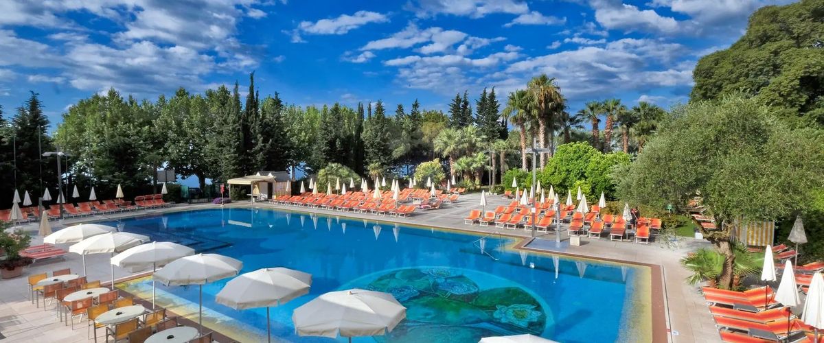 basen, teren hotelu