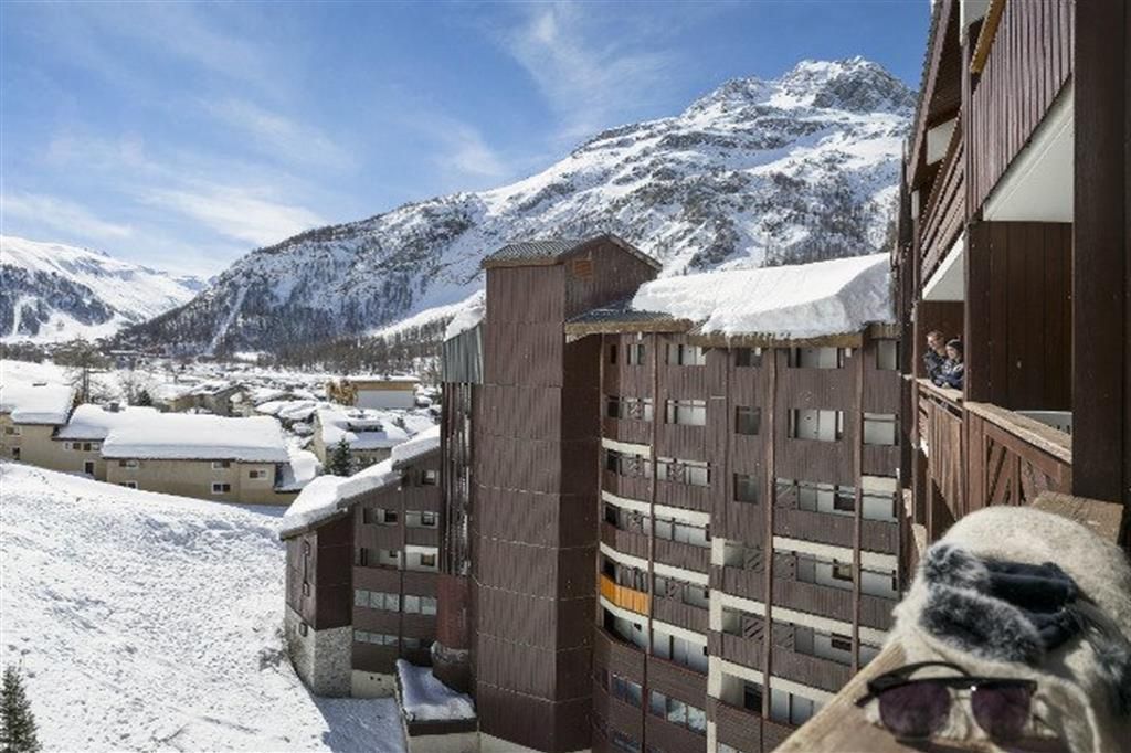 obiekt, budynek główny, teren hotelu