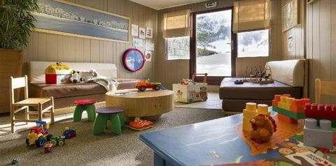 teren hotelu, dla dzieci, plac zabaw, kids club