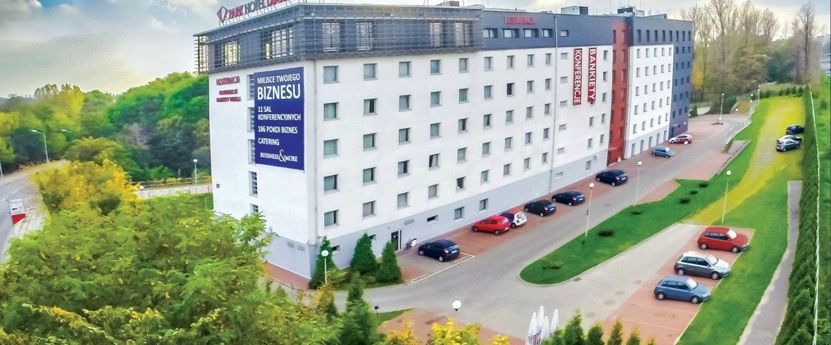 budynek główny, teren hotelu