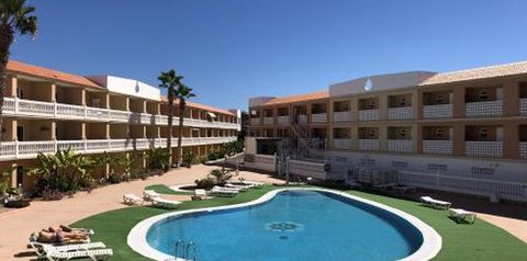 obiekt, teren hotelu, basen