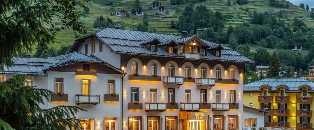 budynek główny, teren hotelu