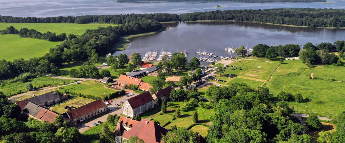 obiekt, teren hotelu