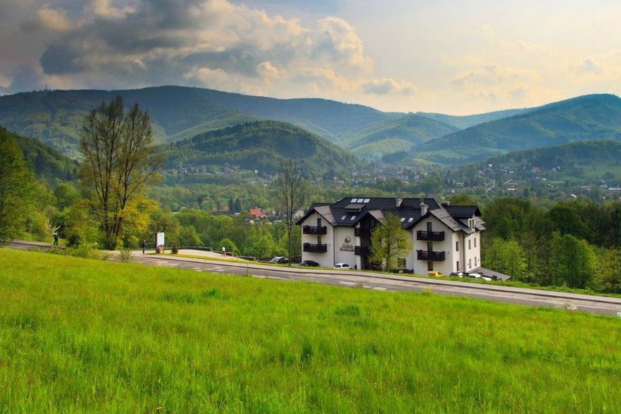 obiekt, budynek główny, teren hotelu