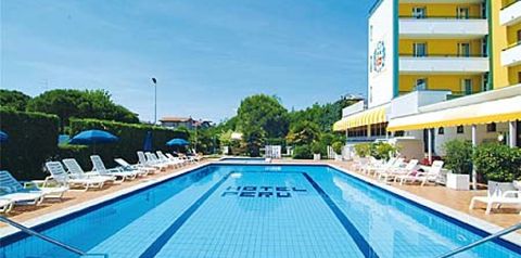 obiekt, teren hotelu, basen