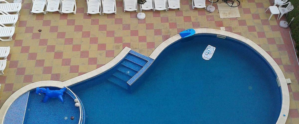 obiekt, teren hotelu, basen