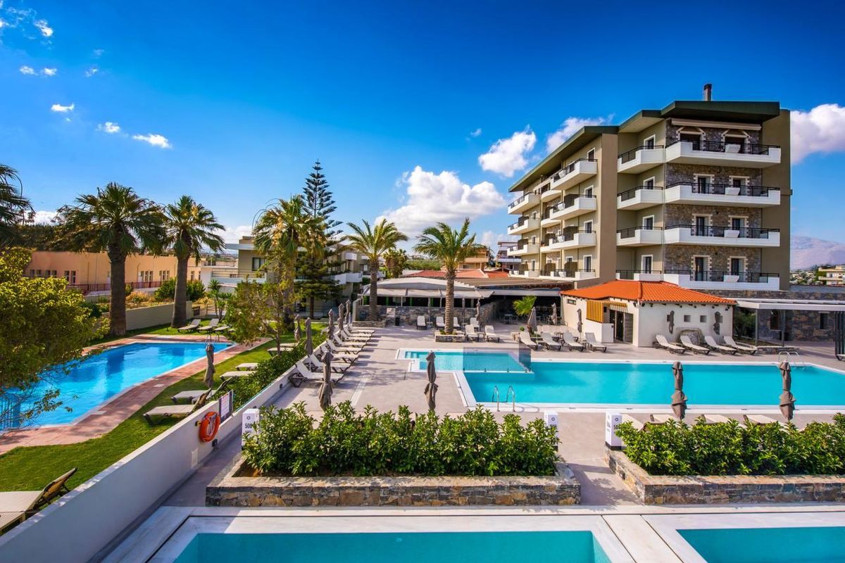 basen, teren hotelu, obiekt