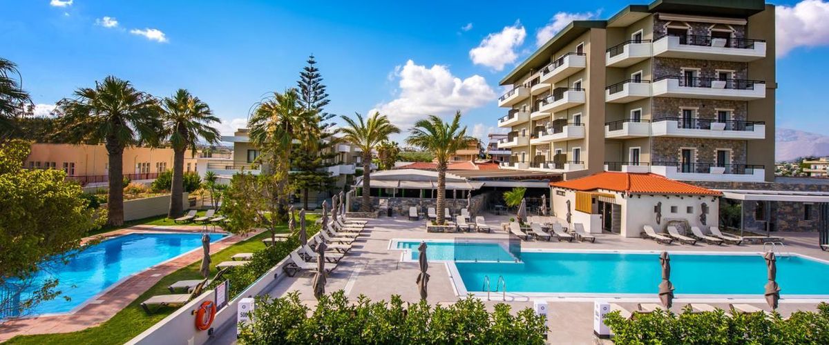 obiekt, teren hotelu, basen