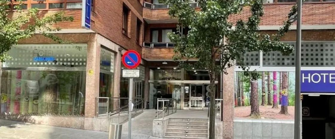 budynek główny, obiekt