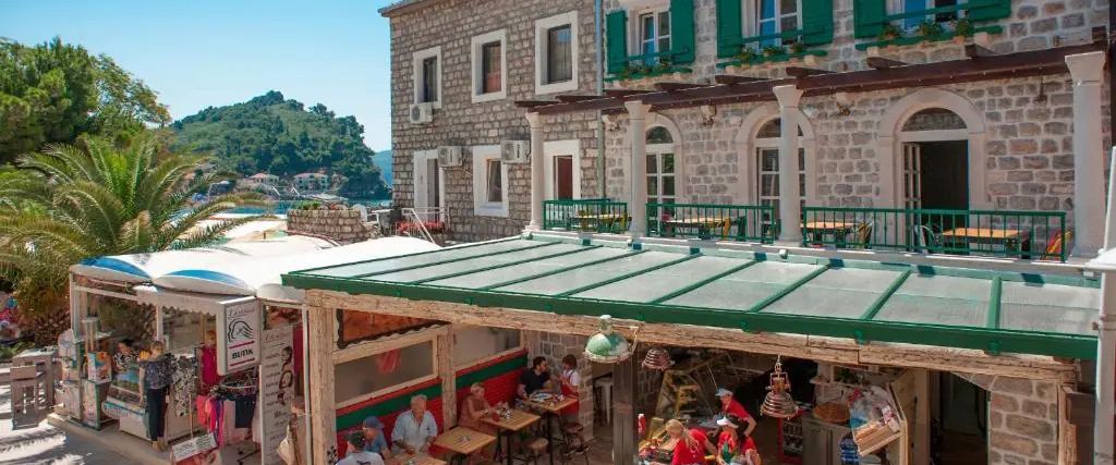 restauracja, teren hotelu, obiekt