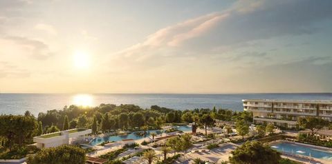 teren hotelu, basen, brodzik