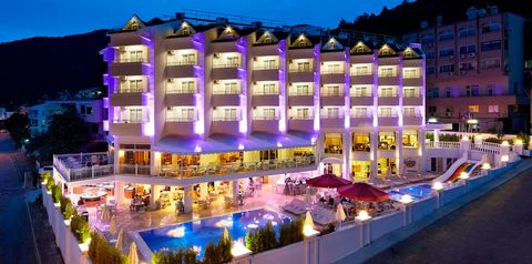 budynek główny, basen, zjeżdżalnia