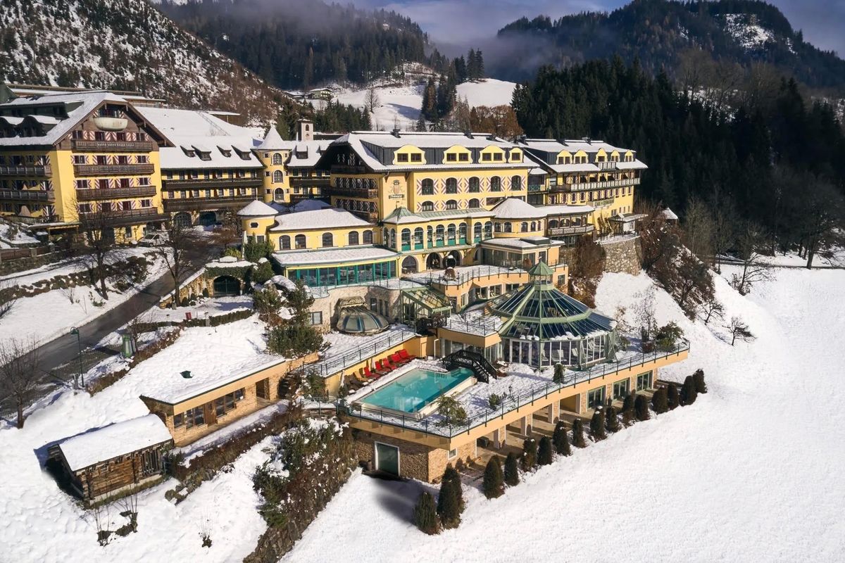 obiekt, teren hotelu, basen