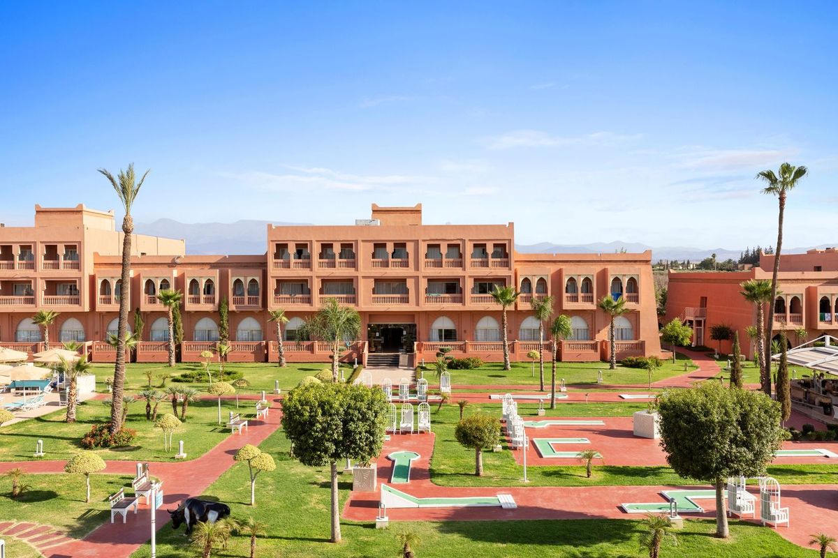 obiekt, teren hotelu