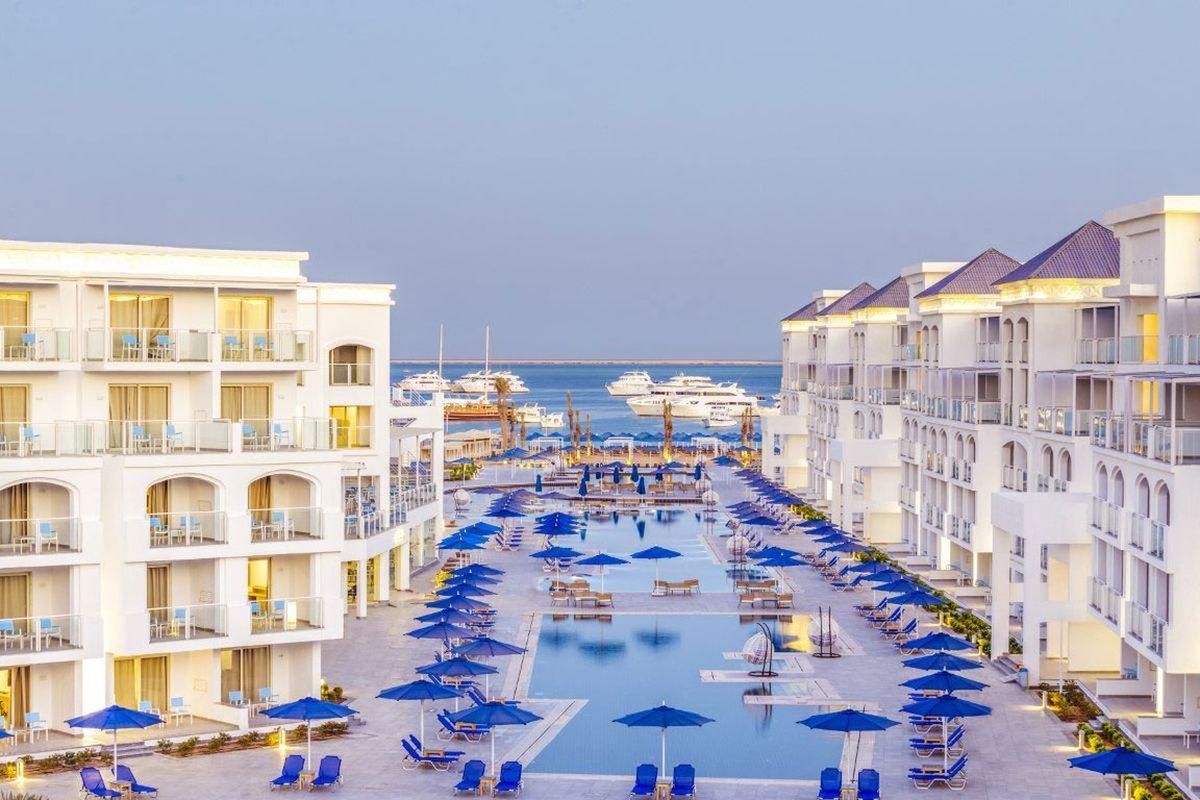 obiekt, teren hotelu, basen