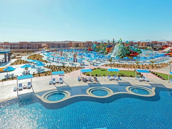 teren hotelu, basen, aquapark