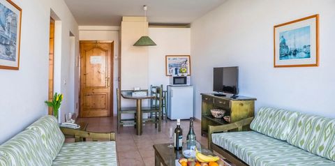 pokój, kuchnia / aneks kuchenny