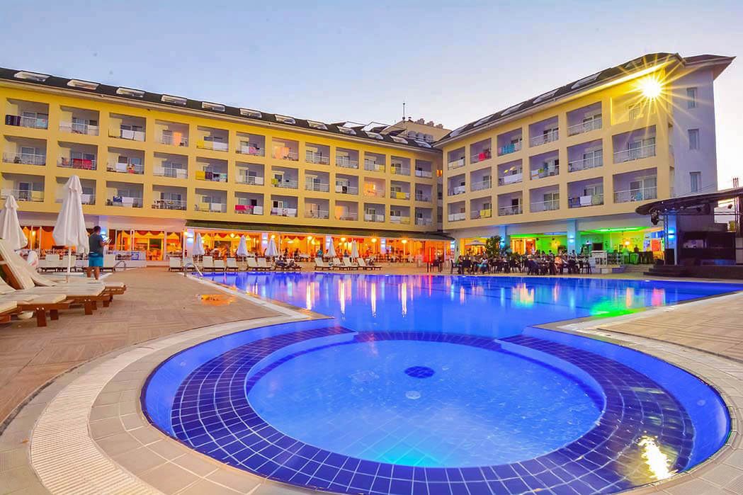 basen, teren hotelu, obiekt