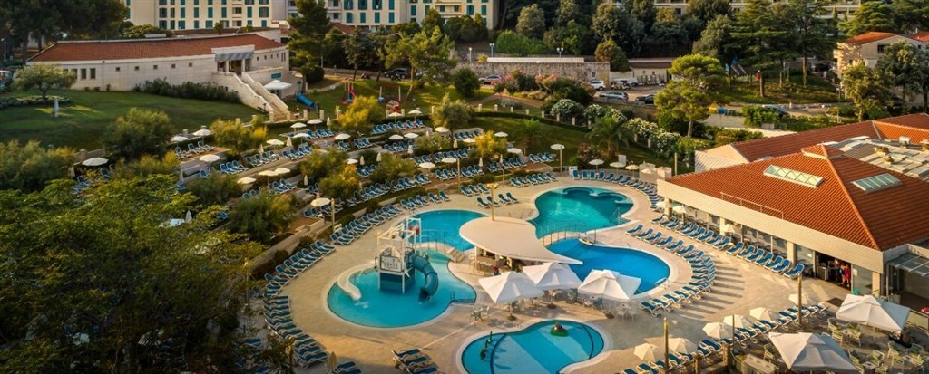 basen, zjeżdżalnia, rozrywka