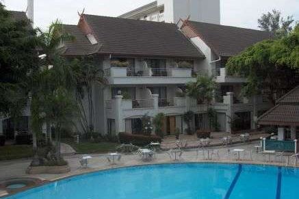 teren hotelu, obiekt, basen