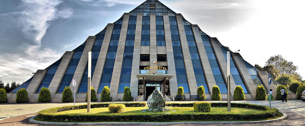 obiekt, budynek główny