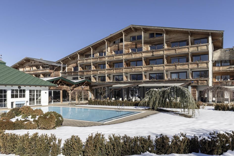 teren hotelu, basen, obiekt