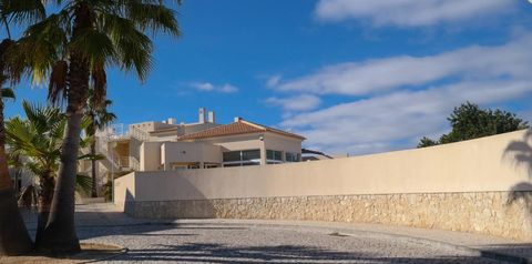 obiekt, budynek główny