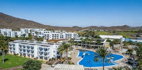 obiekt, teren hotelu, basen