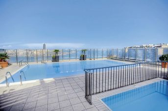Plaza Hotel & Plaza Regency (Sliema)