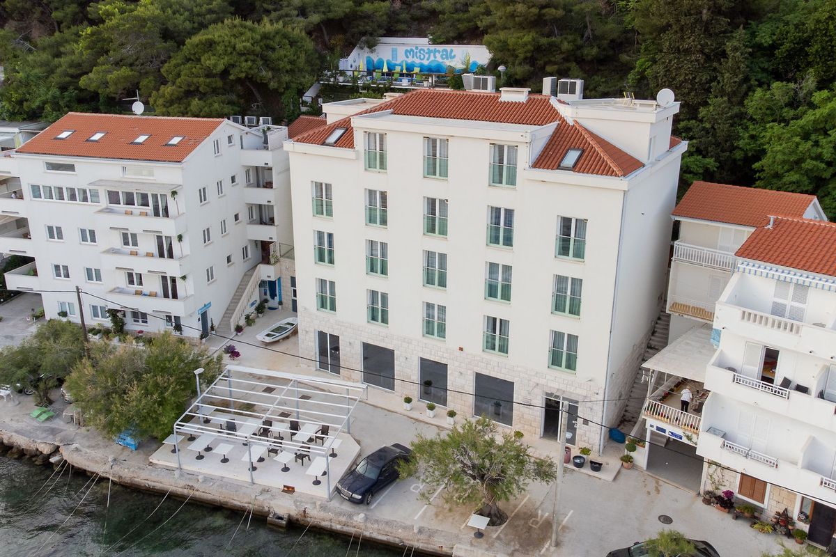 budynek główny, obiekt