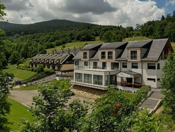 Pod śnieżnikiem Apartamenty i Hotel