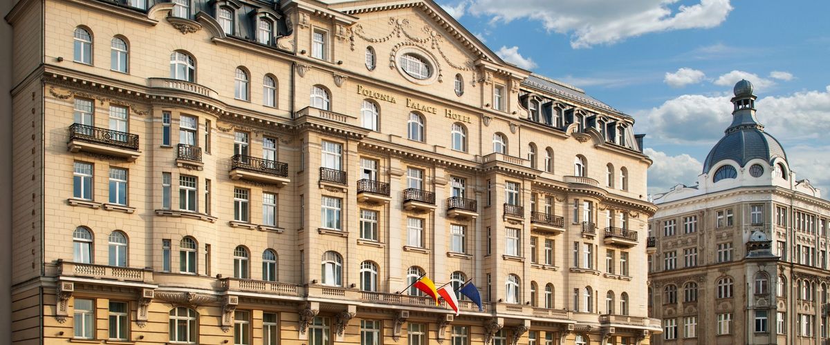 obiekt, budynek główny, teren hotelu
