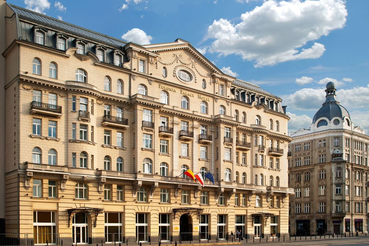 obiekt, budynek główny, teren hotelu