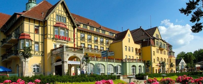 obiekt, budynek główny, teren hotelu