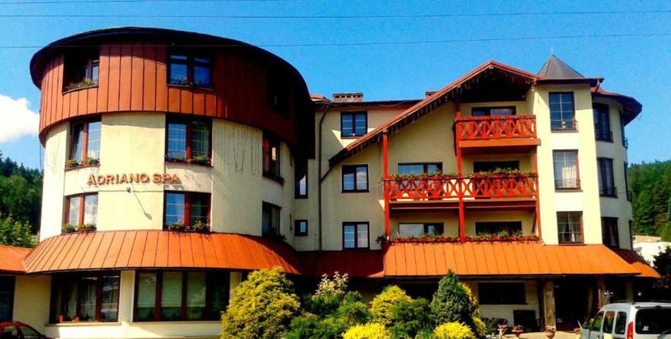obiekt, budynek główny, teren hotelu
