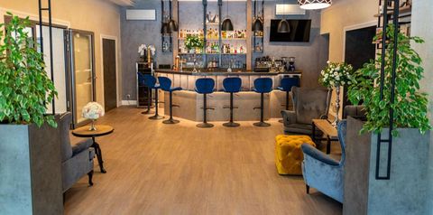 lobby bar, drink bar
