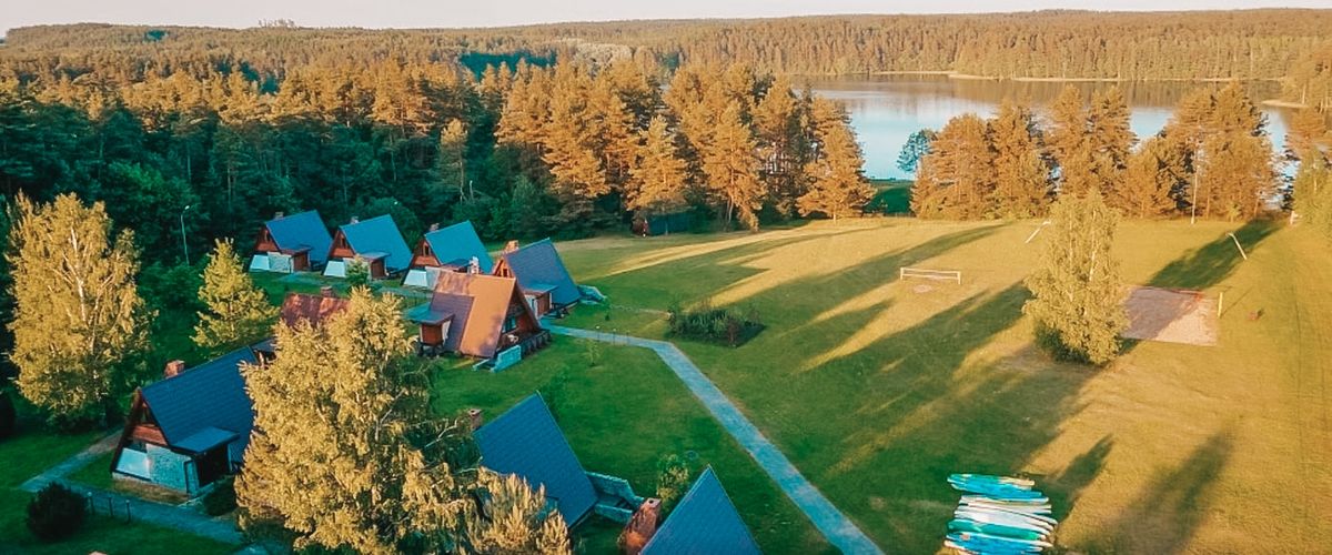bungalowy, teren hotelu, kolonie