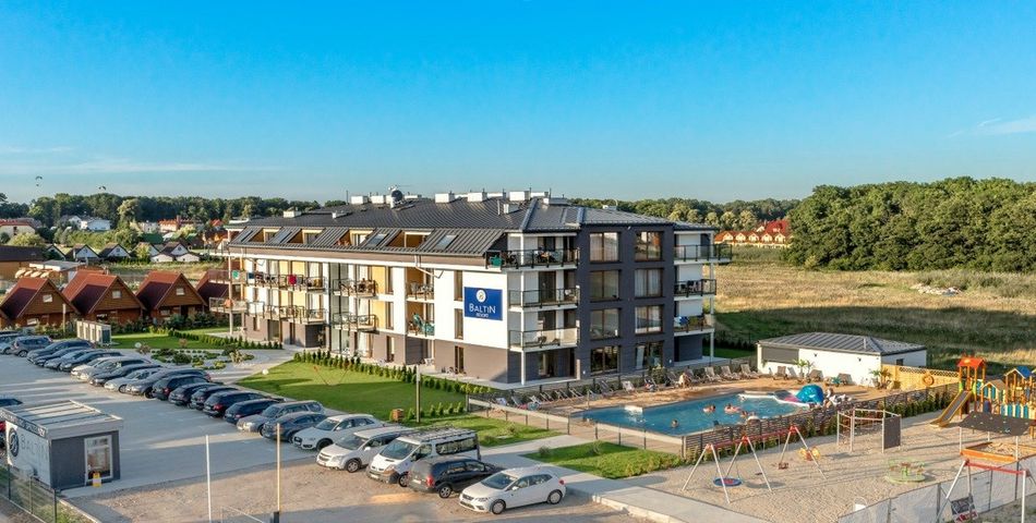 obiekt, budynek główny, teren hotelu