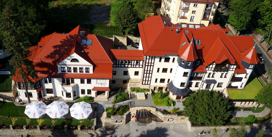 obiekt, budynek główny, teren hotelu