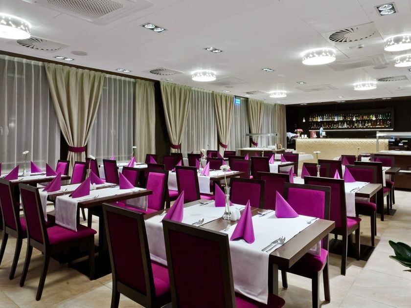 budynek główny, restauracja, lobby bar, drink bar, kawiarnia