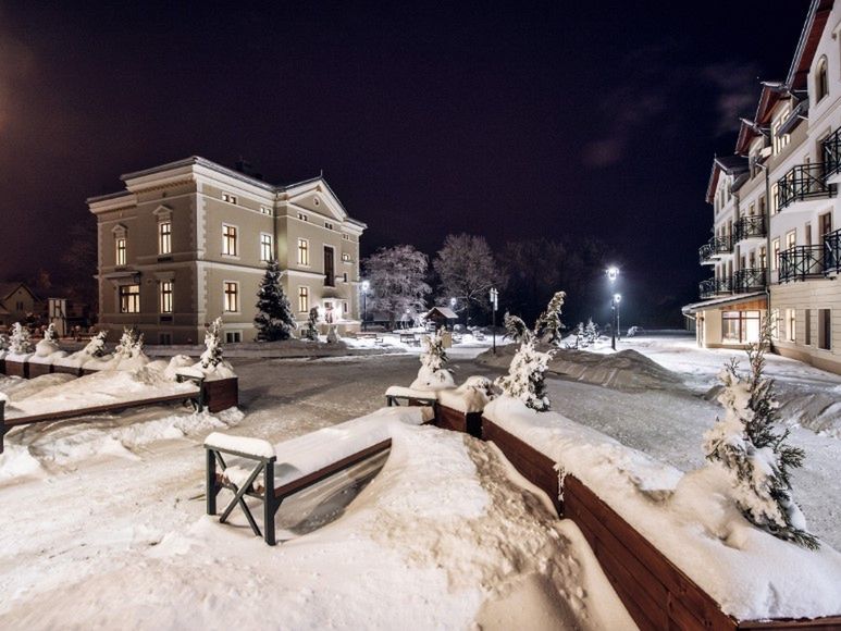 obiekt, budynek główny, teren hotelu