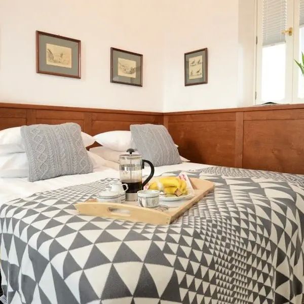 Crystal Suites Old Town