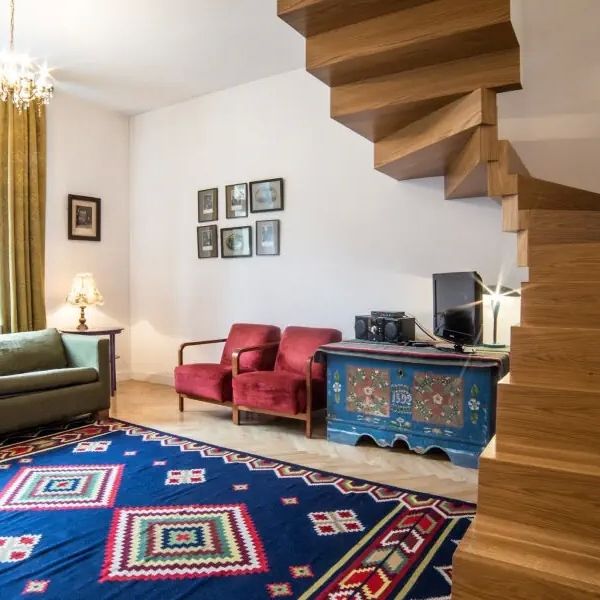 Crystal Suites Old Town