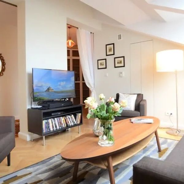 Crystal Suites Old Town