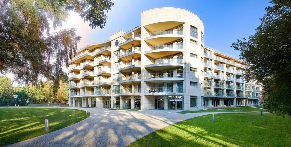 obiekt, budynek główny, teren hotelu