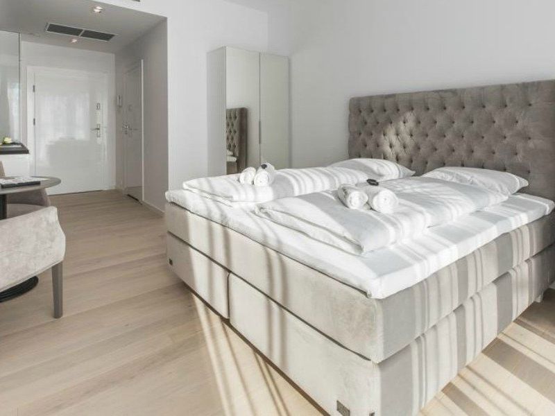 budynek główny, pokój, apartament
