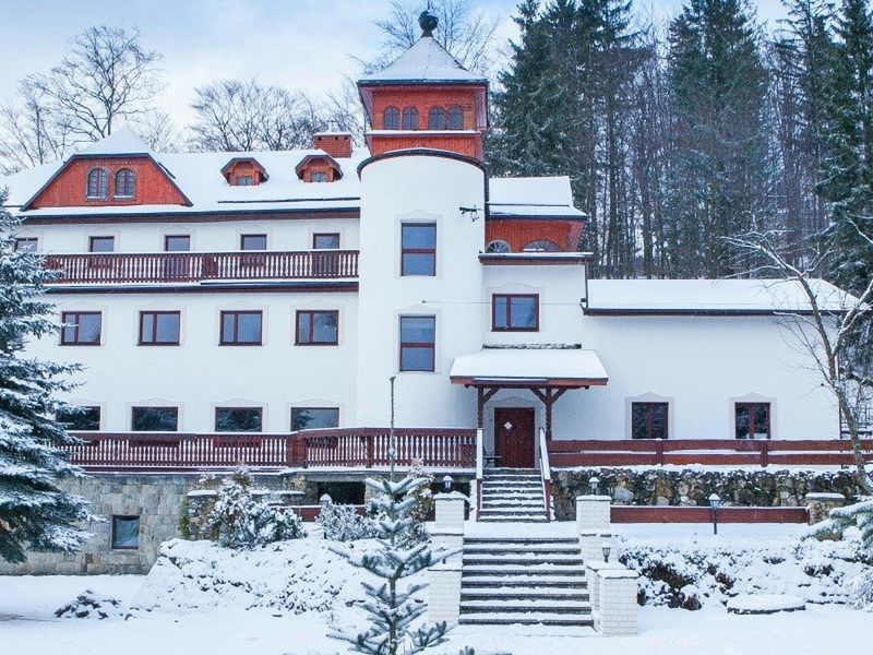 obiekt, budynek główny, teren hotelu