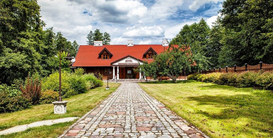 obiekt, budynek główny, teren hotelu