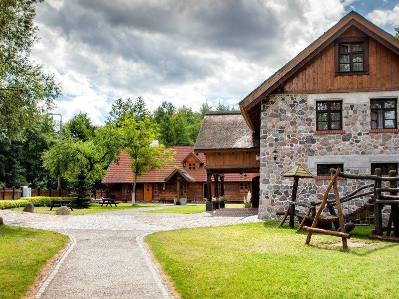 obiekt, teren hotelu, plac zabaw