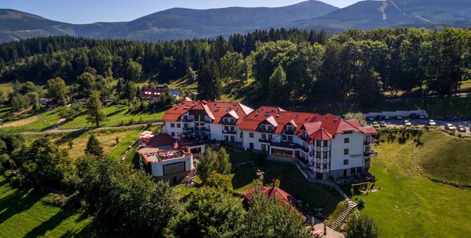 obiekt, budynek główny, teren hotelu